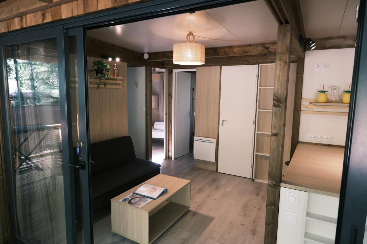 Lodge Avec Spa Privatif - Foret Et Lac Liginiac エクステリア 写真