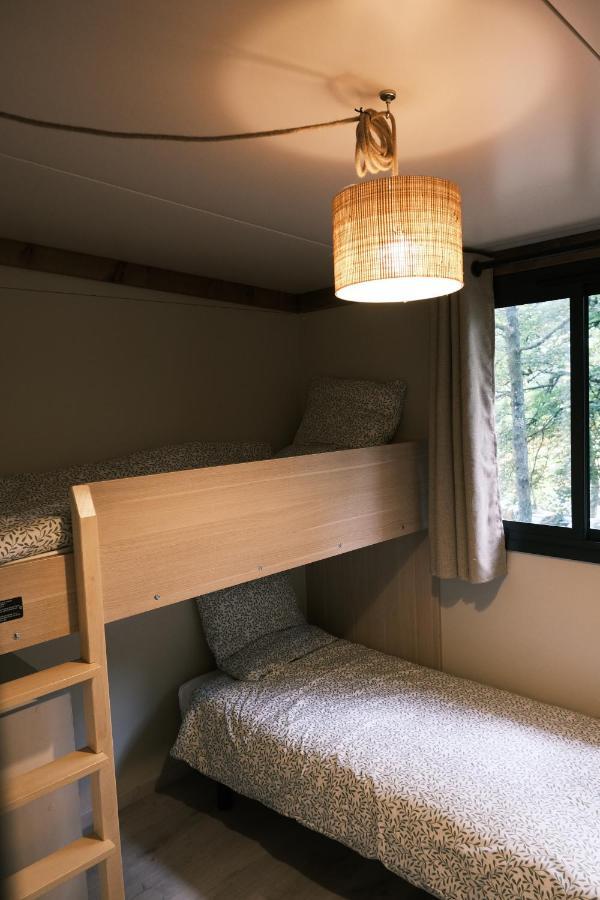 Lodge Avec Spa Privatif - Foret Et Lac Liginiac エクステリア 写真
