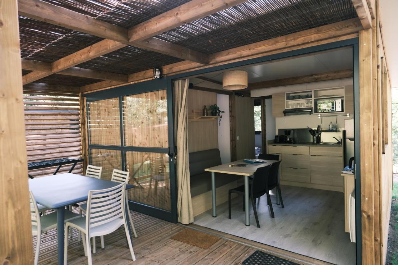 Lodge Avec Spa Privatif - Foret Et Lac Liginiac エクステリア 写真