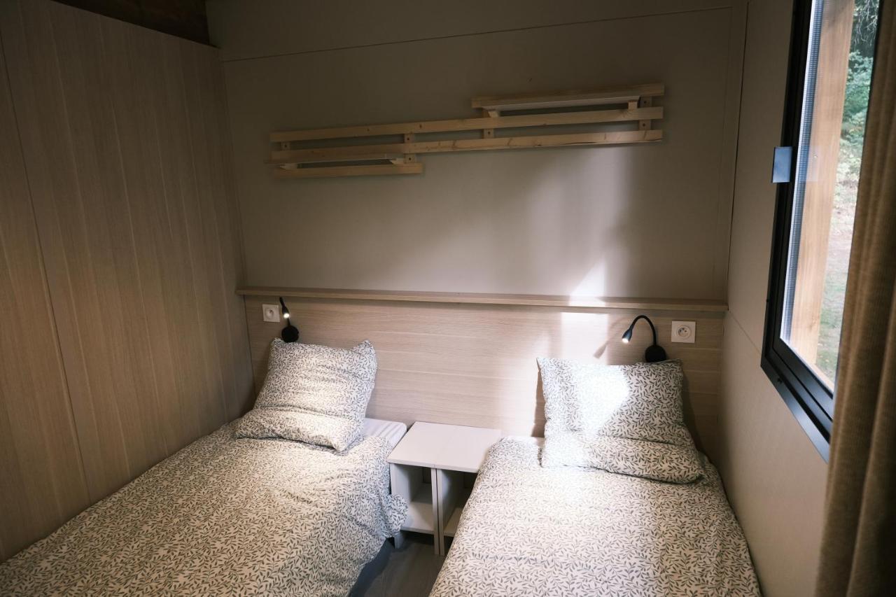 Lodge Avec Spa Privatif - Foret Et Lac Liginiac エクステリア 写真