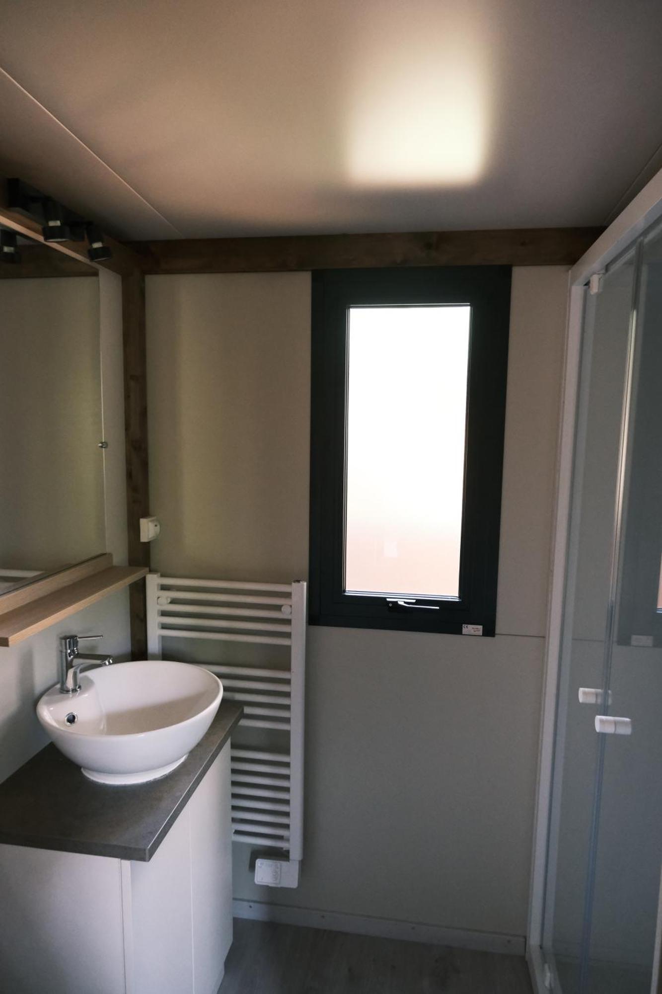 Lodge Avec Spa Privatif - Foret Et Lac Liginiac エクステリア 写真